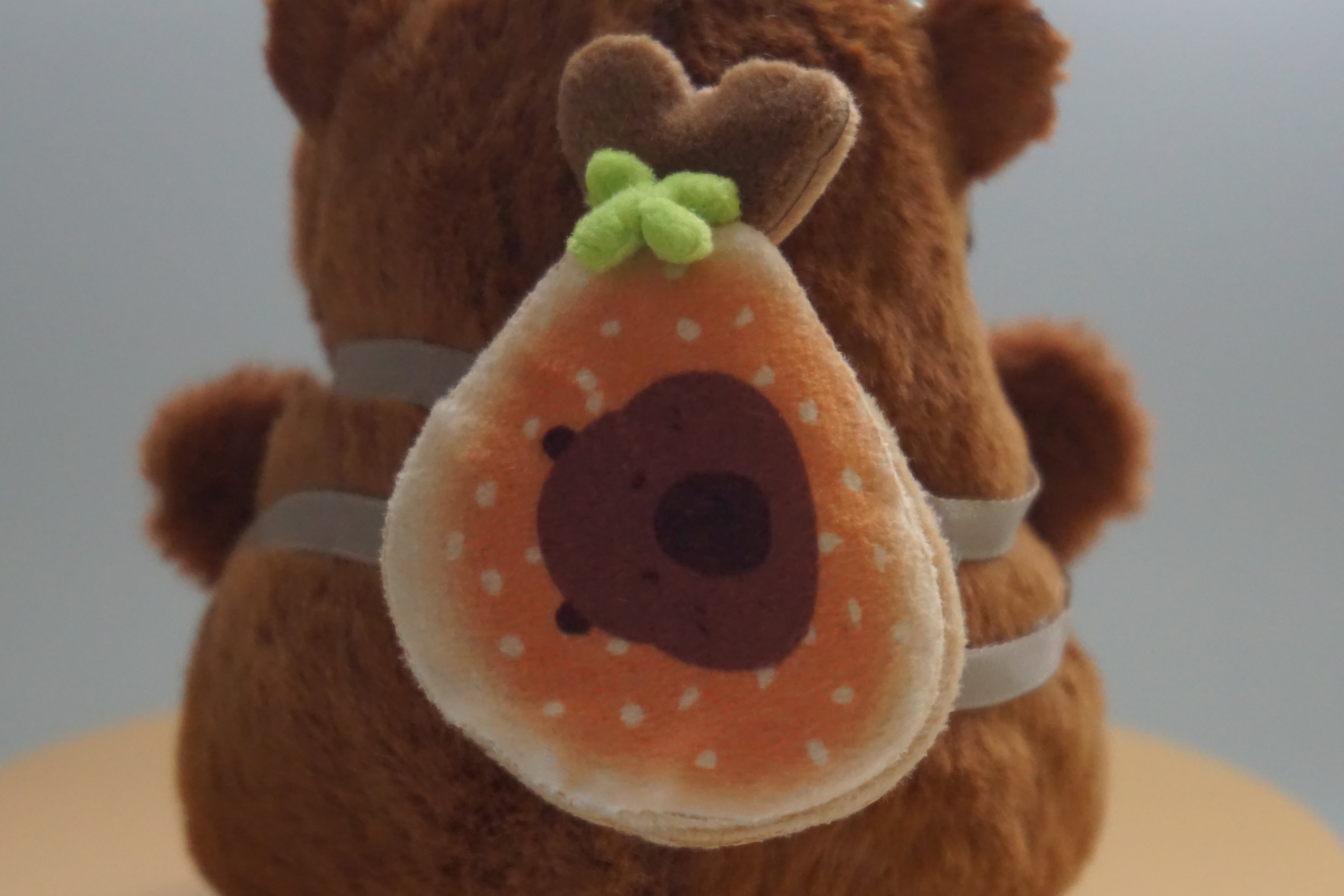 Capy Buddy – Capybara Plüsch-Anhänger für Tasche & Rucksack