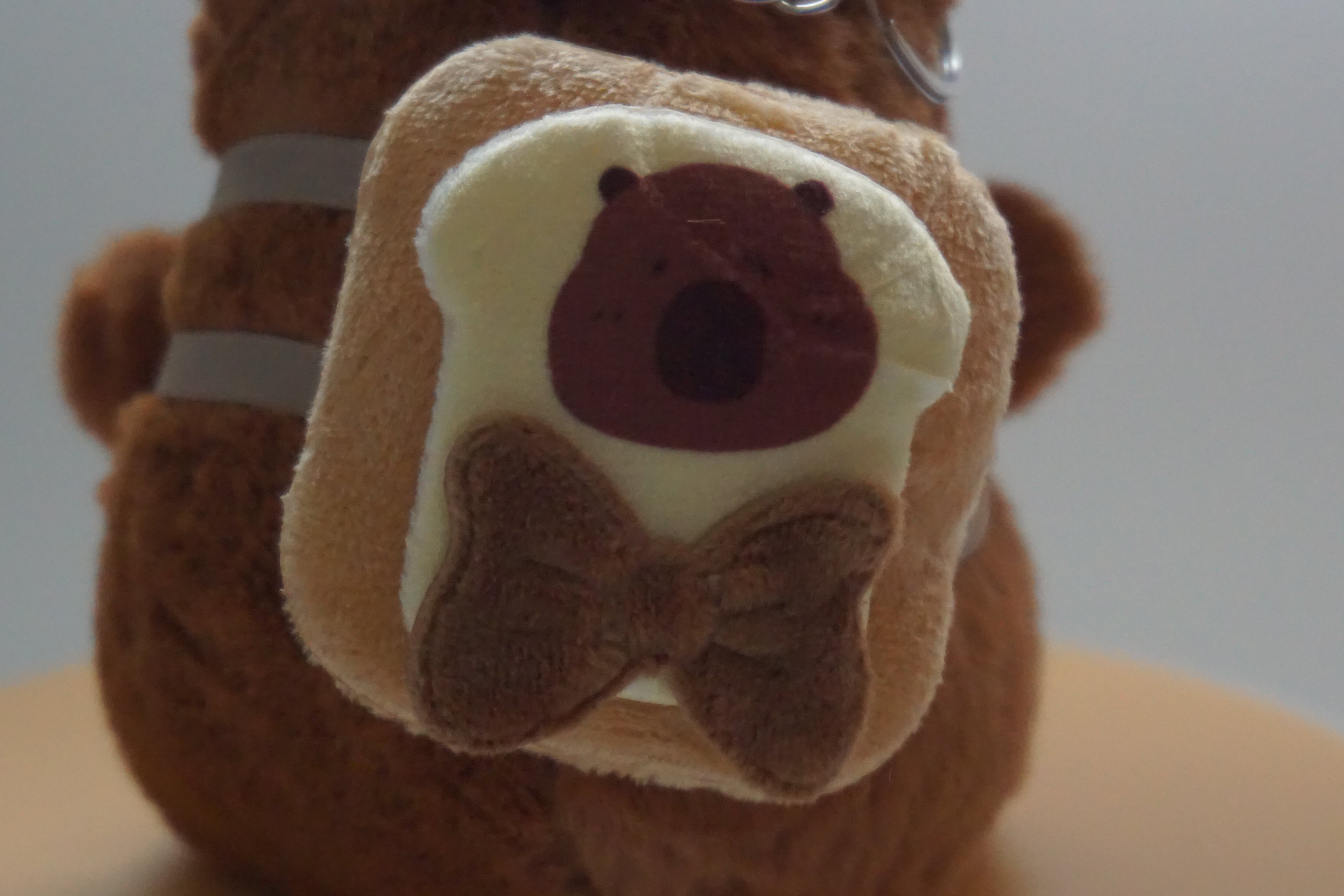 Capy Buddy – Capybara Plüsch-Anhänger für Tasche & Rucksack